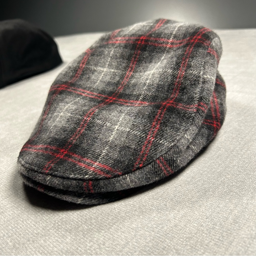 Boston Scally Co. 'The Contender' Black & Red Plaid Flat Cap M/L - Picture 3 of 6